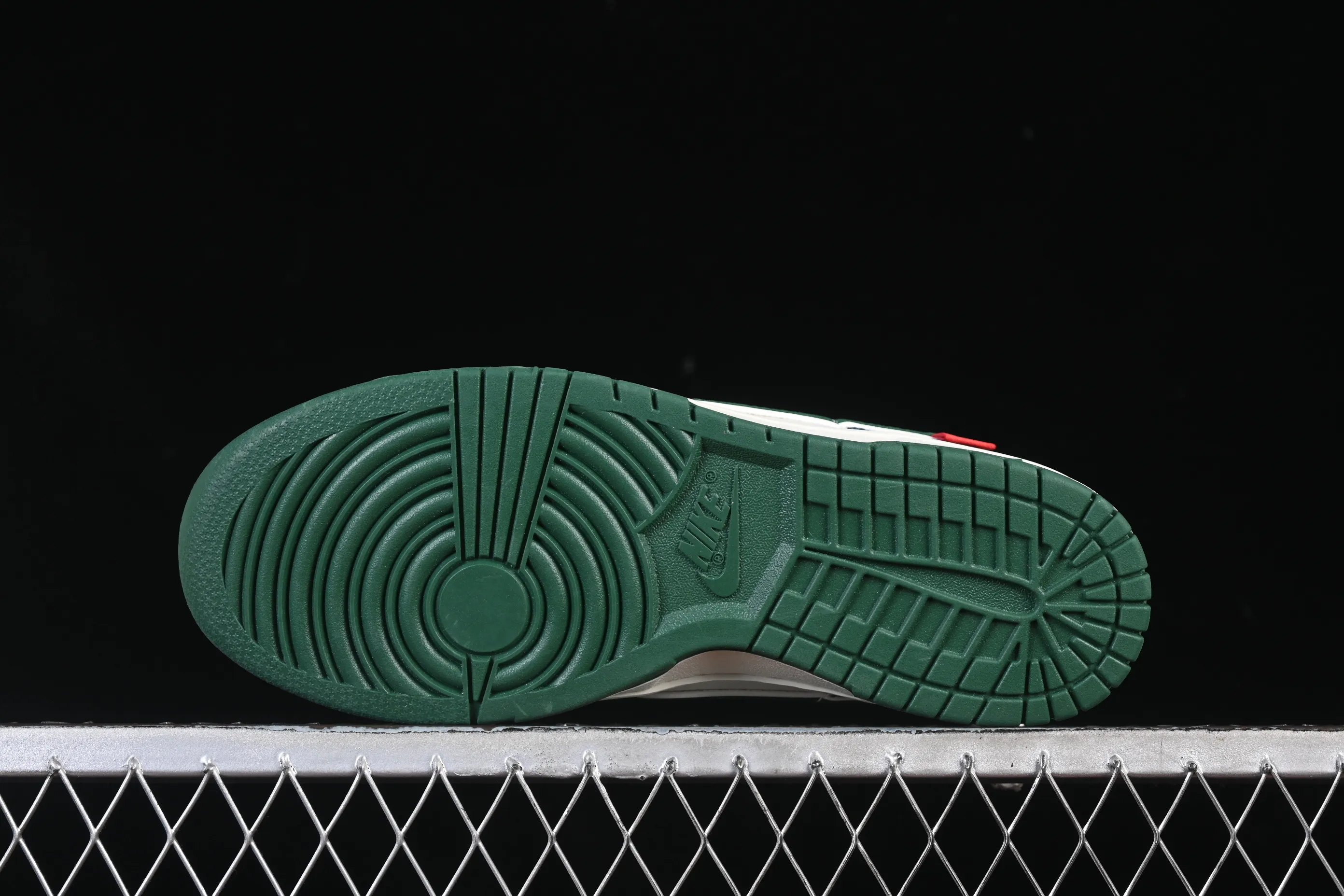 All categories Nk SB Dunk Series Nk SB Dunk Low High-end customized low-top sneakers Nike SB Dunk Low BAPE joint white army green Anniversary high-end customized low-top casual sneakers SC0601-465